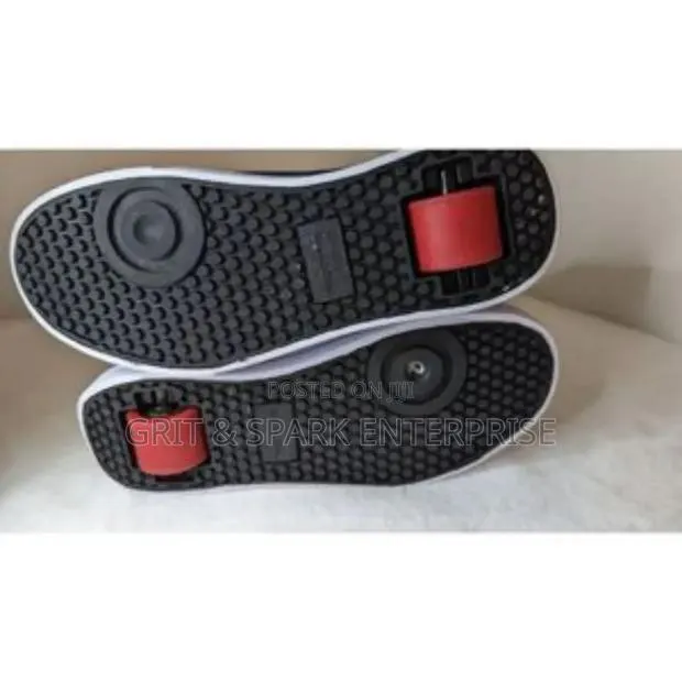 German Heelys Black Canvas Low Top Skate Wheeled Sneaker · Photo 1