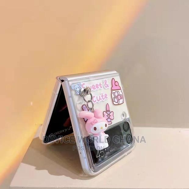 Moshow Design Transparent Case For Samsung Z Flip 3 · Photo 2