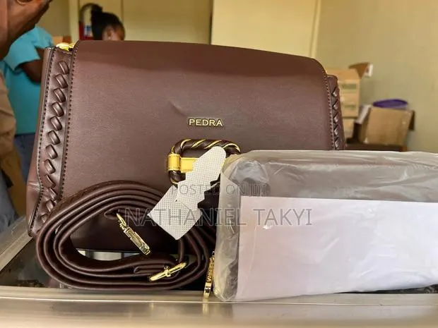 Ladies Bags With Purse. · Photo 3