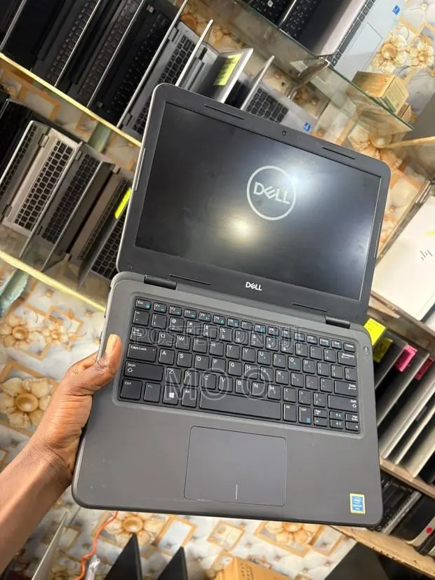 Laptop Dell Latitude 3310 4GB Intel Pentium SSD 128GB · Photo 1