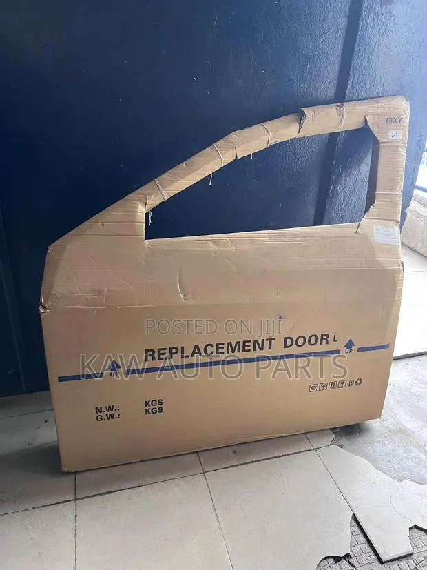 2019,2020,2022,2022,2023,2024 Door Fr Toyota Corolla · Photo 1