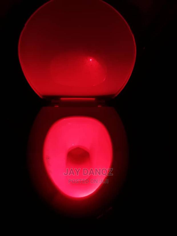 Smart Waterproof Toilet Seat Light · Photo 4