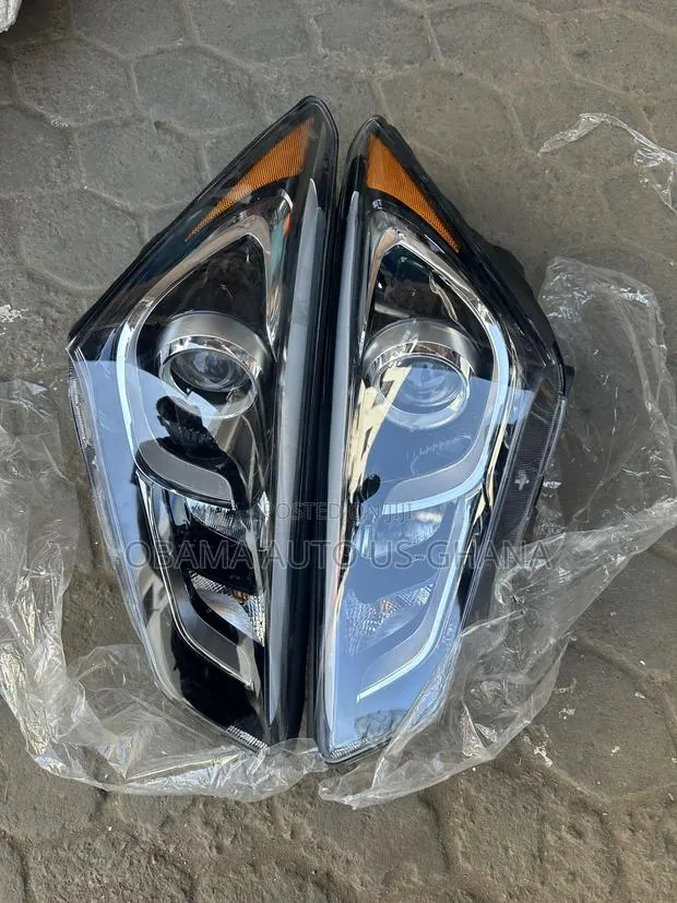 Hyundai Santafe 2017 2018 Headlight · Photo 1