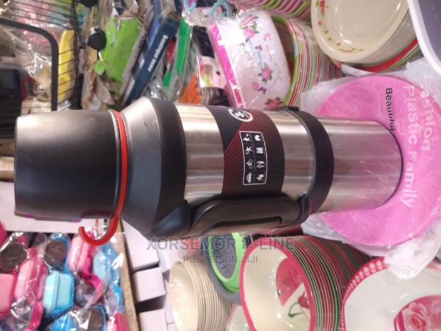 3L Hot and Cold Vacuum Flask · Photo 2