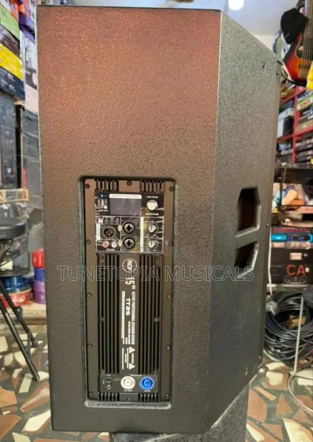 1pair (That Is 2pieces) RCF 15inches Active Speaker/Monitors · Photo 1