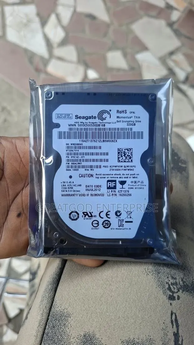 320GB Seagate Momentus Thin 2.5" Internal Laptop Hard Drive · Photo 1