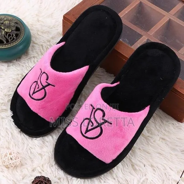 Indoor Slippers · Photo 1