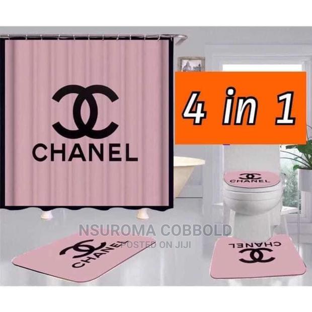 Curtains With Set of Bathroom Set · Photo 2