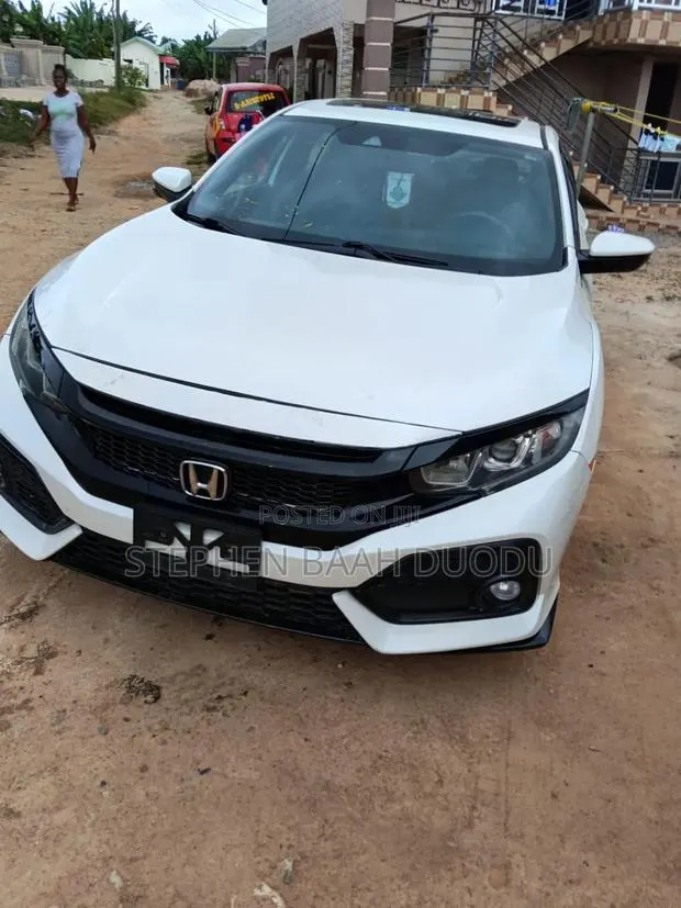 Honda Civic Sport Hatchback 2019 White · Photo 1