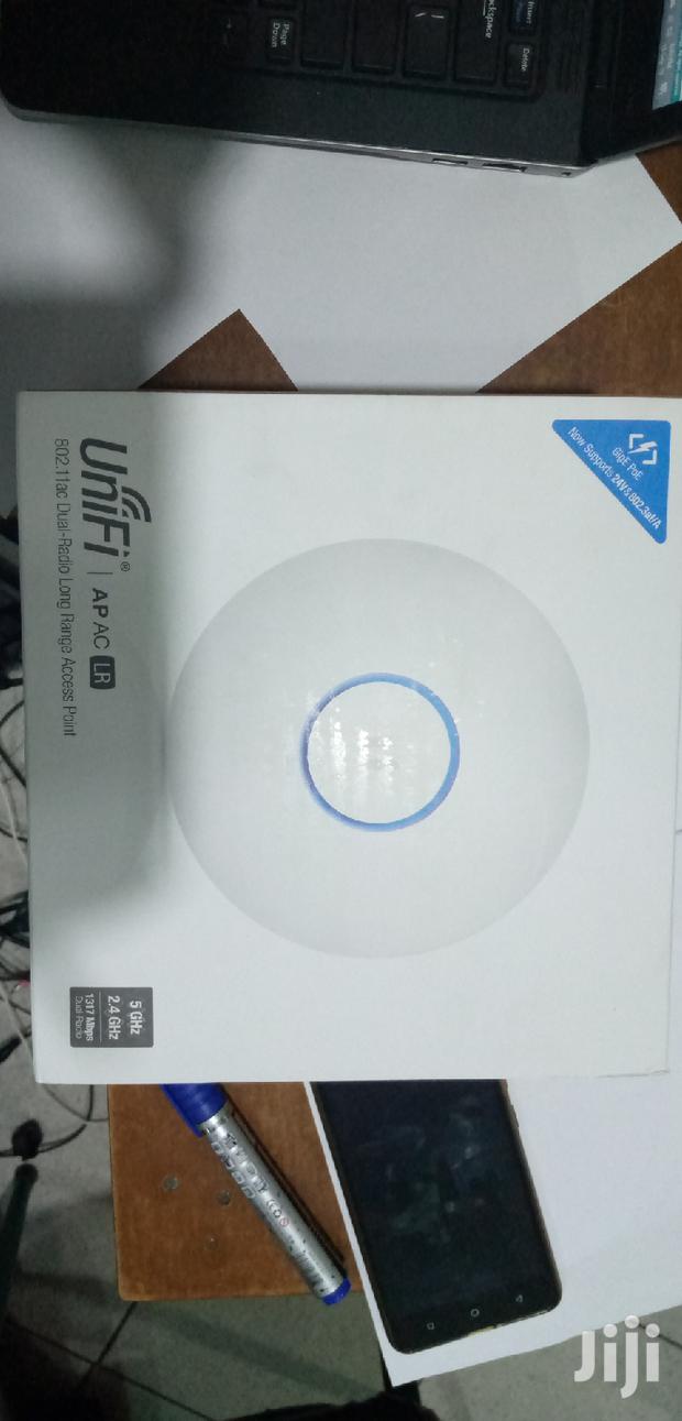 UAP AC LR US Ubiquiti Unifi 802.11ac Indoor 2.4 5ghz AP Dual · Photo 1