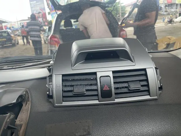 Toyota Corolla 2013 Ac Vent With Watch · Photo 1