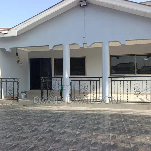 4bdrm Mansion in 4 Bedroom Self, Tema Metropolitan for rent · Photo 1