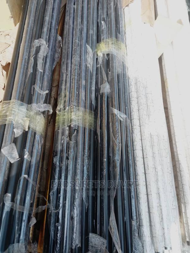 Black Metal Rod With Accessories · Photo 3