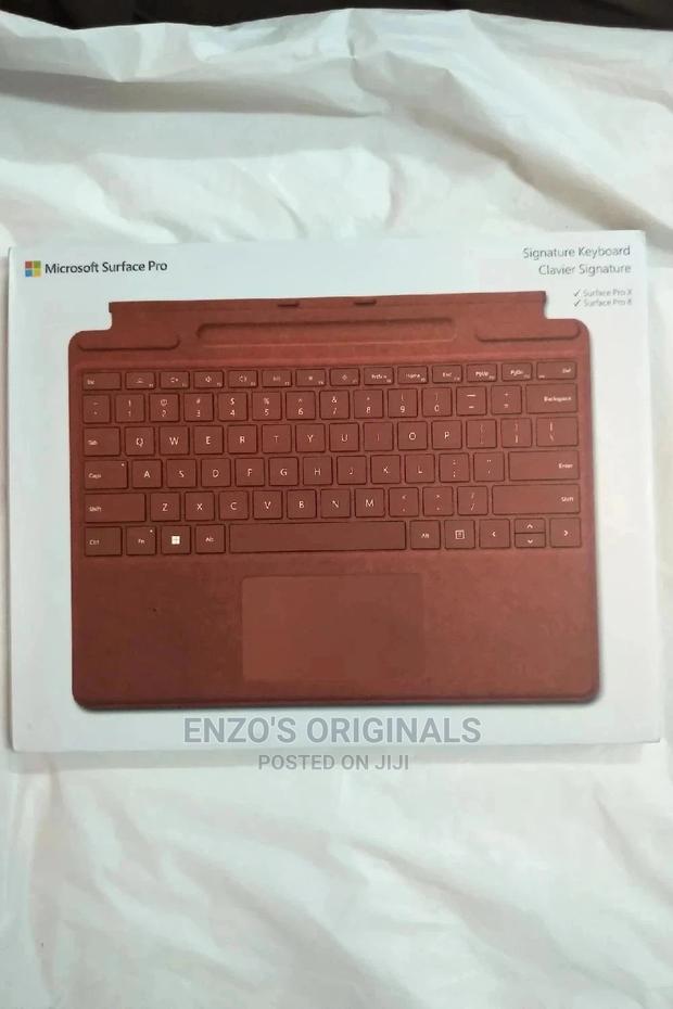 Microsoft Surface Pro 8, 9 and Pro X Signature Type Cover · Photo 1