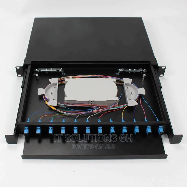 12 Port Optical Fiber Terminal Box Fiber Patch Panel Sc Fc · Photo 1