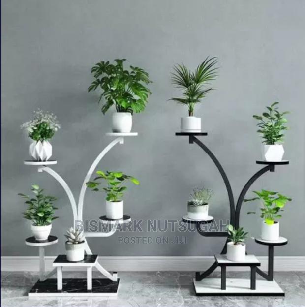 Flower Stand · Photo 1