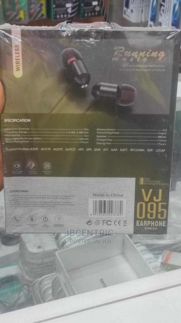 JBL Wireless Neckband Headphone · Photo 3
