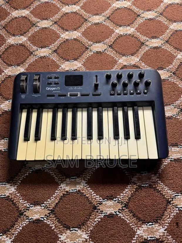 M Audio Oxygen 25 · Photo 1