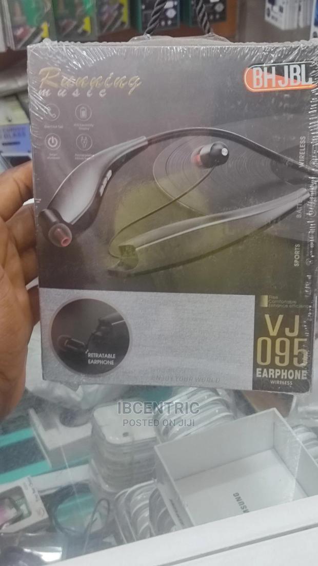 JBL Wireless Neckband Headphone · Photo 1