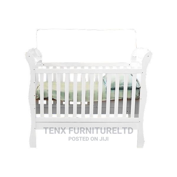 Baby Crib White · Photo 1