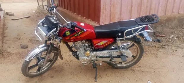 Royal Motorcycle 2026 Red · Photo 1