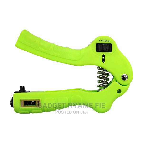 Hand Grip Strengthener Exerciser · Photo 2