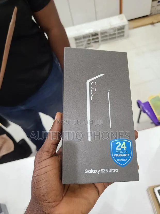 New Samsung Galaxy S25 Ultra 256 GB Blue · Photo 1