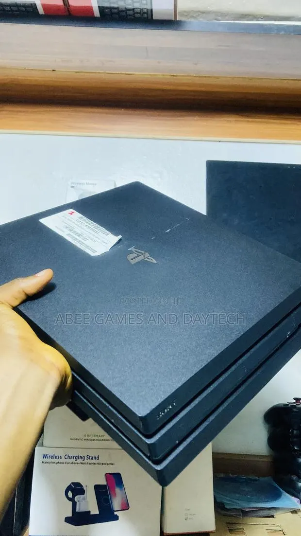 Play Station 4 Pro · Photo 1