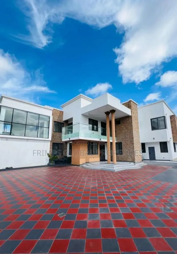 5bdrm Mansion in East Legon for sale · Photo 1