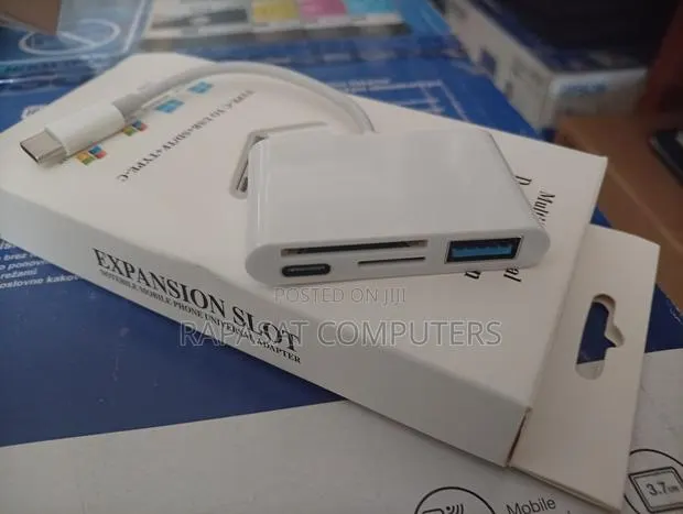 Newly Arrived Type-c To Usb+Sd/Tf+Type-c Hub 4in1 · Photo 1