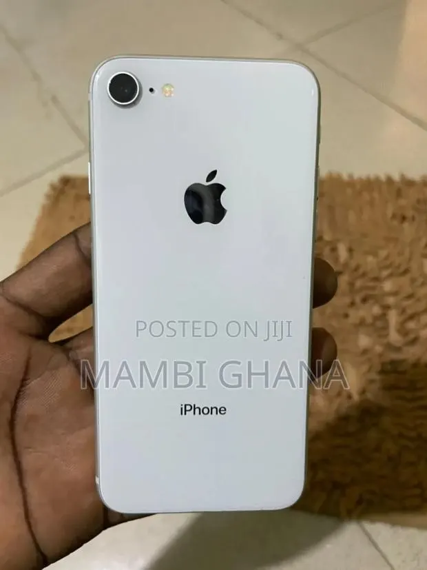 Apple iPhone 8 64 GB White · Photo 1
