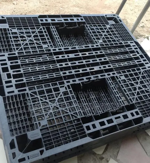 Plastic Pallets · Photo 1