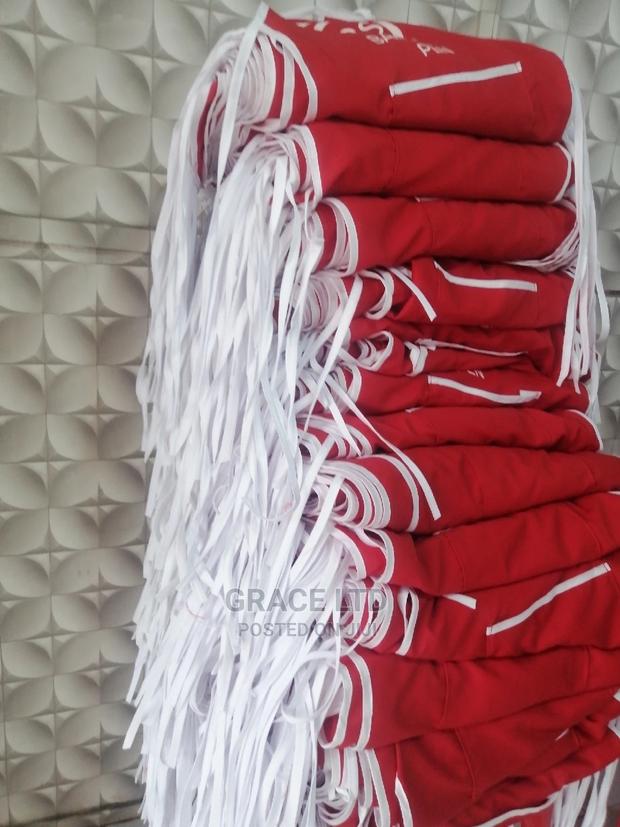 Aprons in Large Quantities · Photo 2