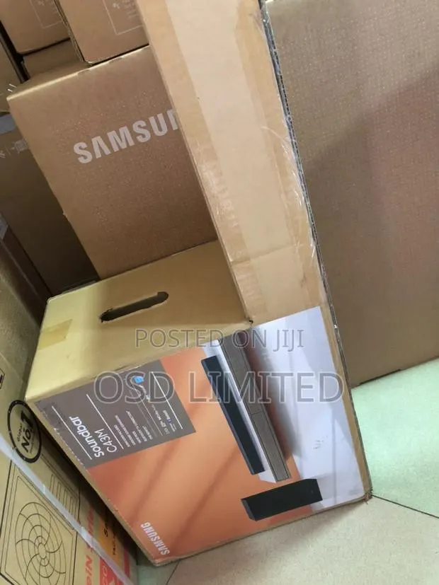 Samsung C43m Soundbar: Premium 2.1 Channel Audio · Photo 1
