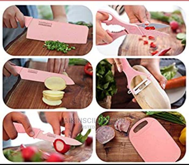 Knife Set With Chopping Board · Photo 3