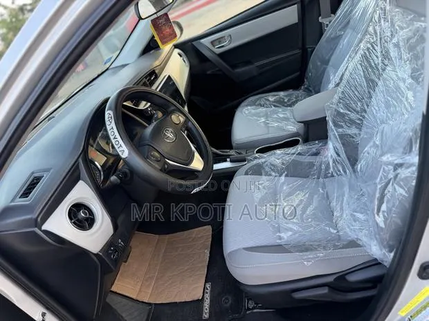 Toyota Corolla 2019 Gray · Photo 1