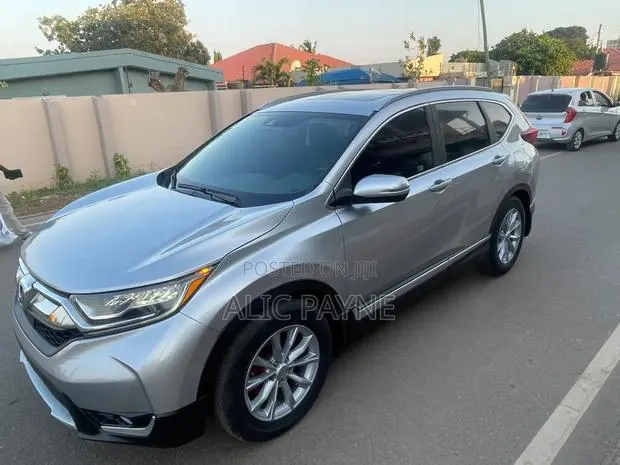 Honda CR-V Touring AWD 2019 Silver · Photo 1