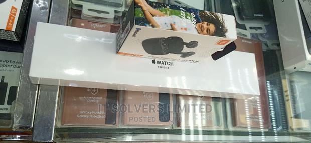 JBL Wave 200tws Earbuds · Photo 3