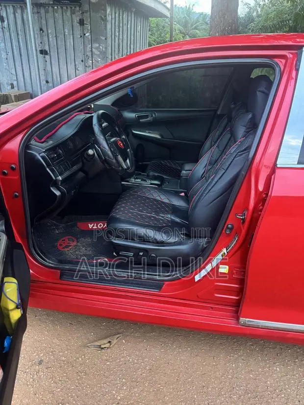 Toyota Camry 2013 Red · Photo 1