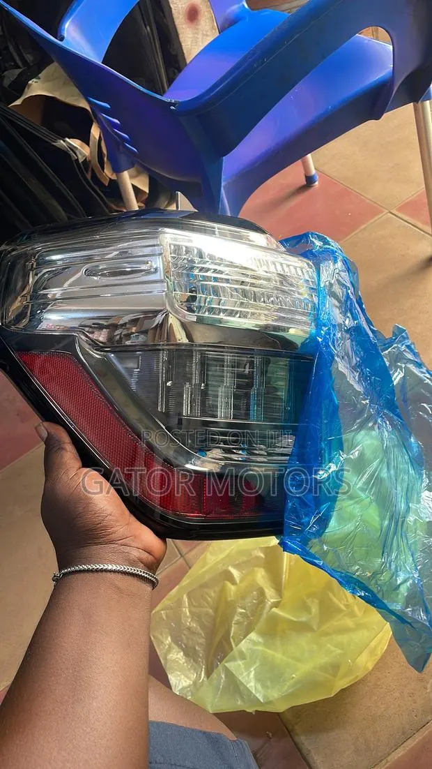 4Runner 2014 2015 2016 2017 2018 2019 2020 2021 Tail Light · Photo 1