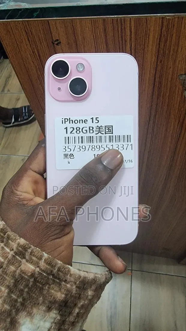 New Apple iPhone 15 128 GB Pink · Photo 1