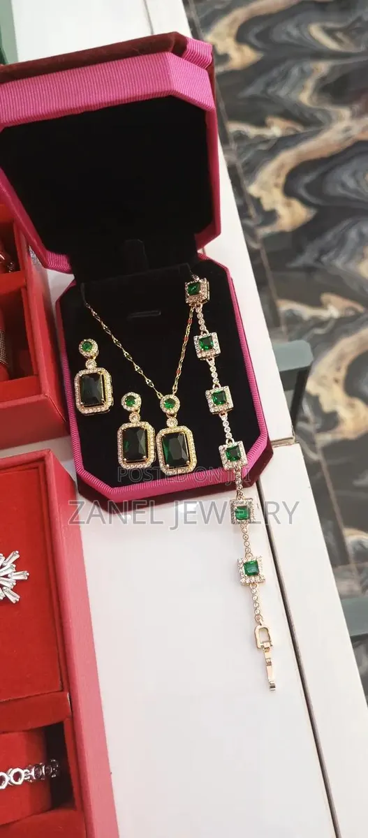 Quality Necklace and Bracelet · Photo 1