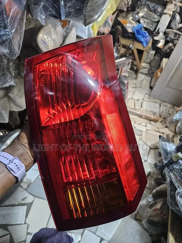 Cadillac CTS Taillights Right · Photo 1
