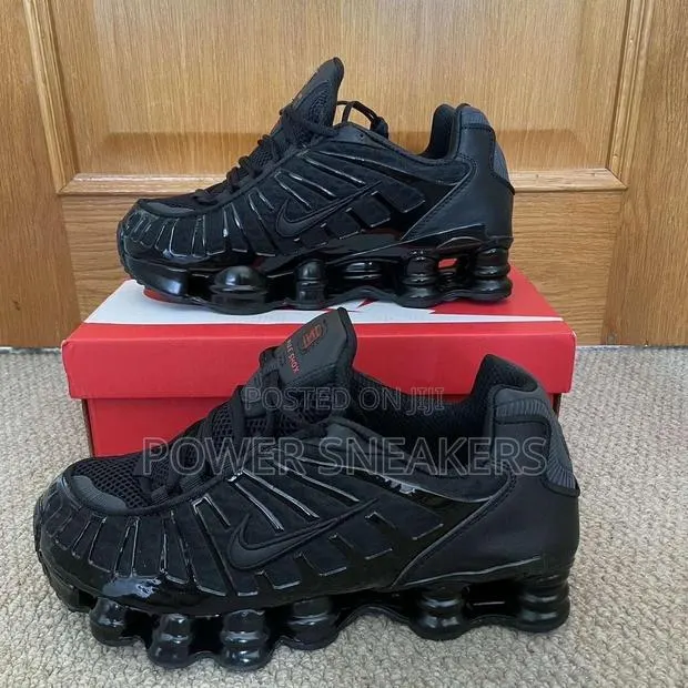 Nike Shox All Black · Photo 1