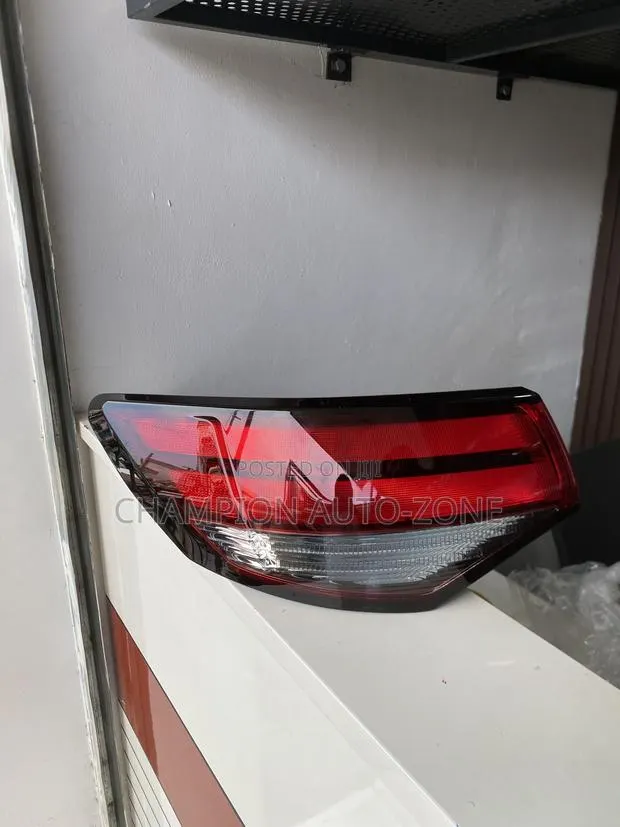 Nissan Sentra 2020-2021-2022-2023-2024-2025 Tail Light. · Photo 1