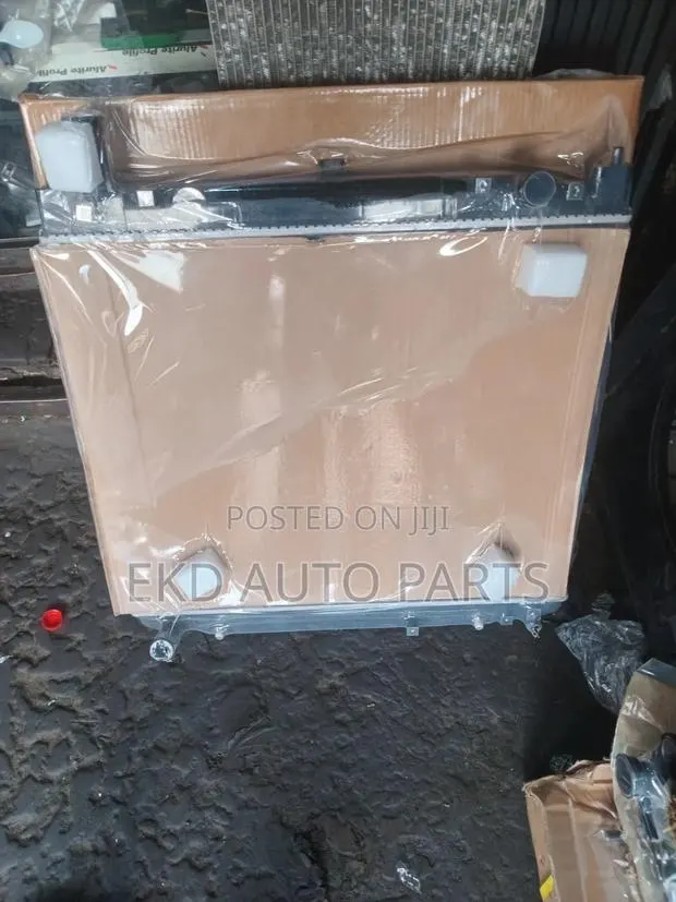 Toyota Fish Radiator Hiace (Fish) · Photo 1