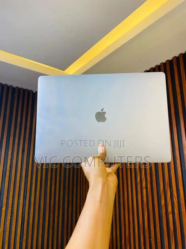 Laptop Apple MacBook Pro 2019 16GB Intel Core i7 SSD 512GB · Photo 1