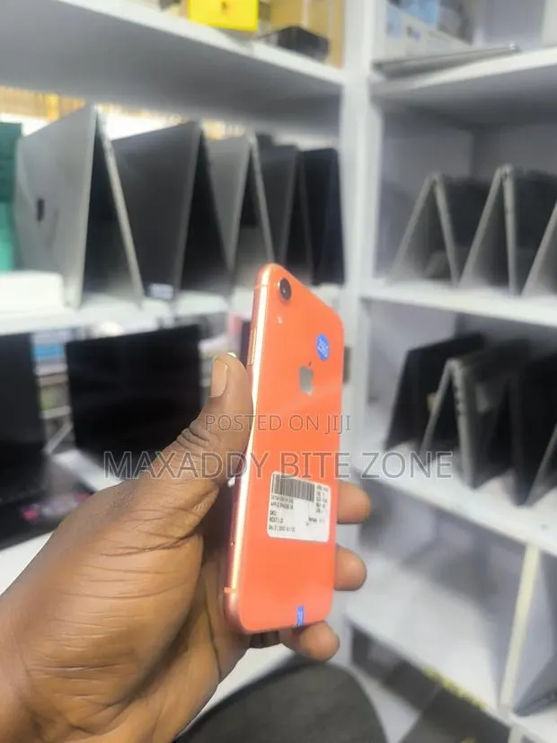 Apple iPhone XR 256 GB · Photo 1