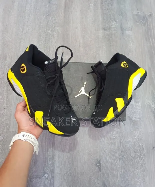 Air Jordan Retro 14 Black/Yellow · Photo 1