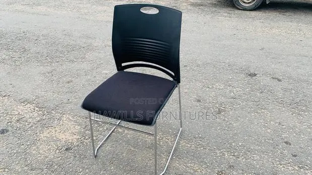 Customer Black Chair · Photo 1
